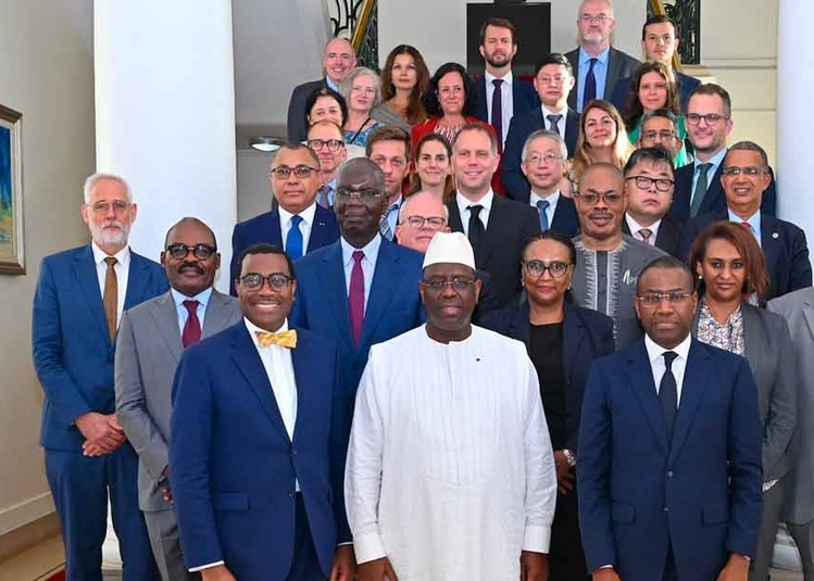 선학평화상의 두 수상자 - 마키살 회장과 아프리카 개발 그룹 책임자 아킨우미 아데시나 박사는 아프리카 저소득 국가에 대한 실질적인 지원을 요청합니다 썸네일