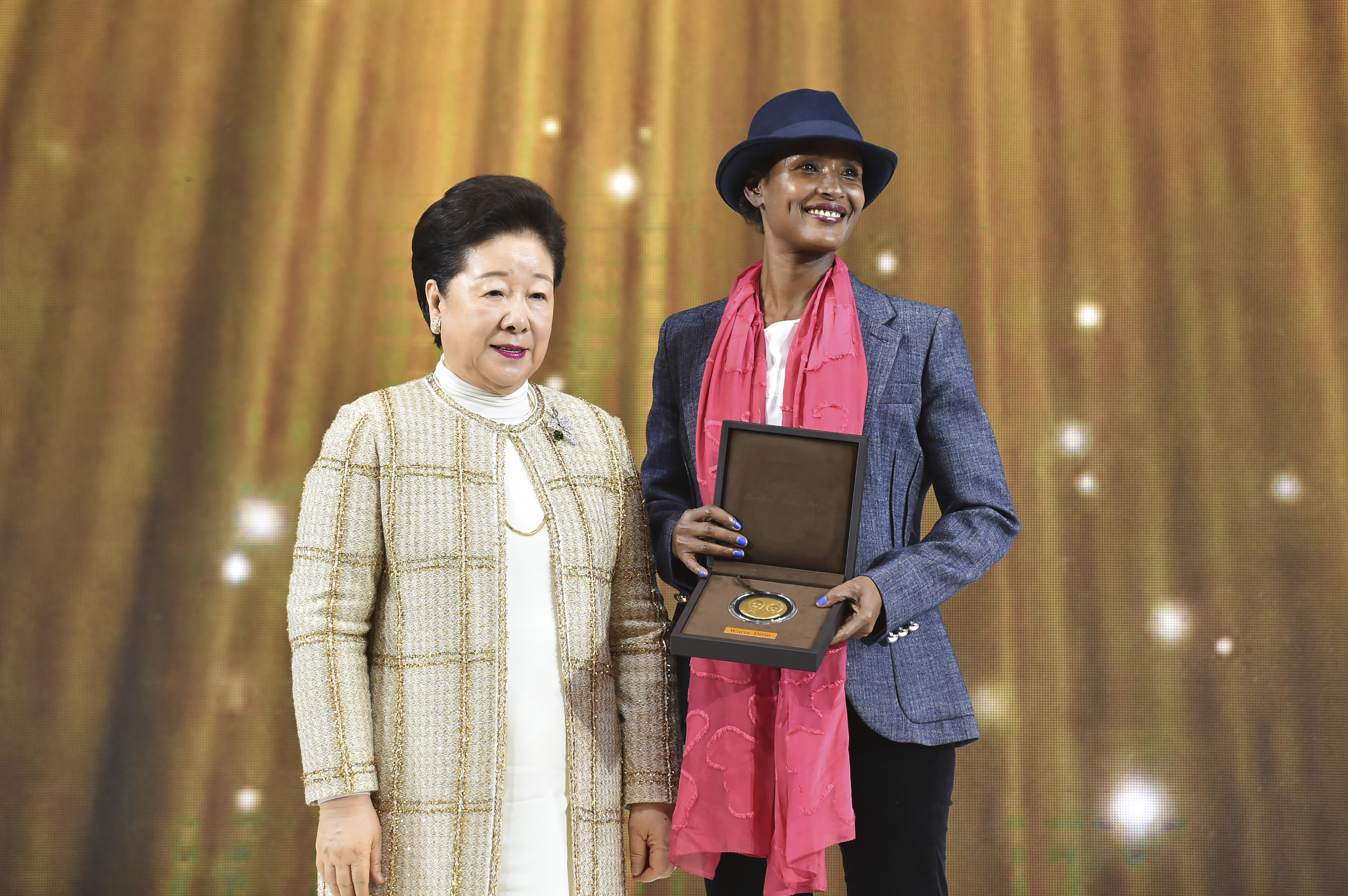 와리스 디리_기념촬영